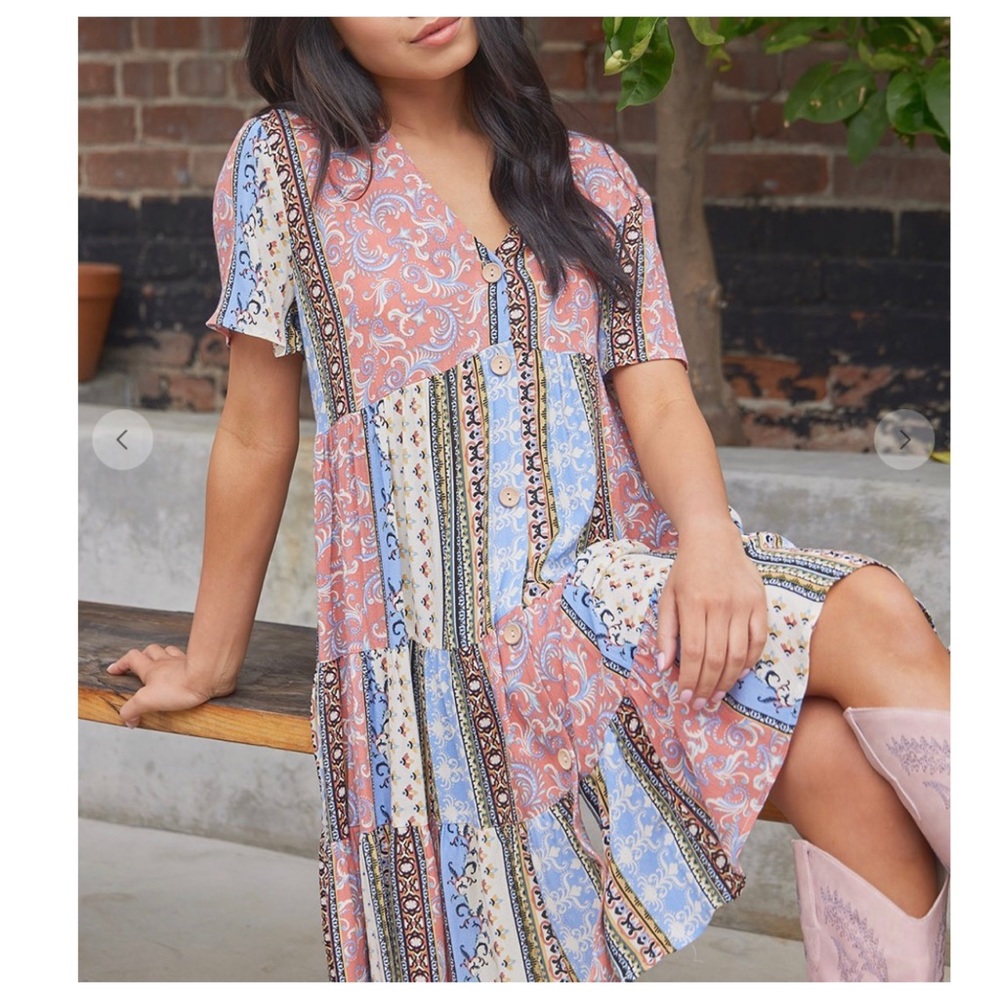 18 Boho V-Neck Border Print Tiered Dress - Picture 3 of 6